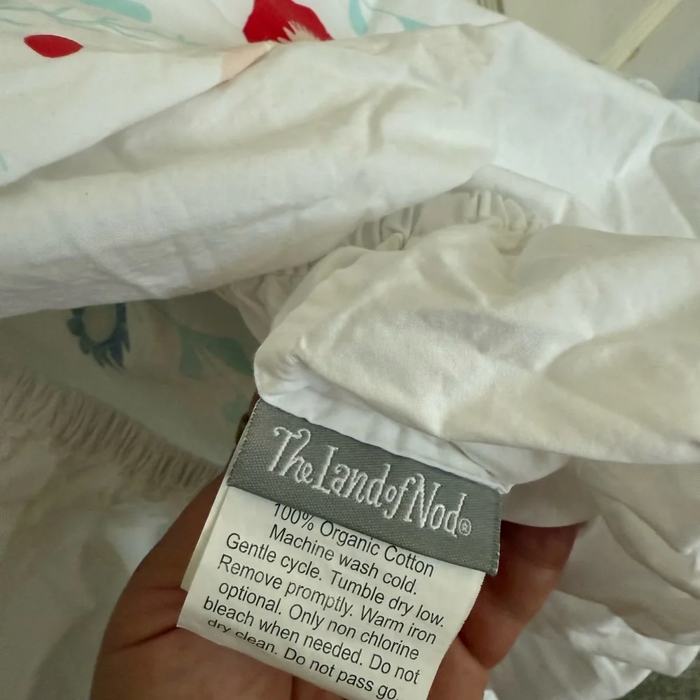 Crate and Barrel Land of Nod crib fitted sheet